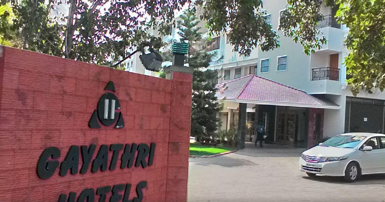 Gayathri Hotels Tiruppur Exterior foto